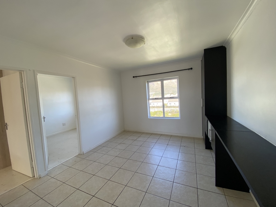 To Let 2 Bedroom Property for Rent in Muizenberg Western Cape